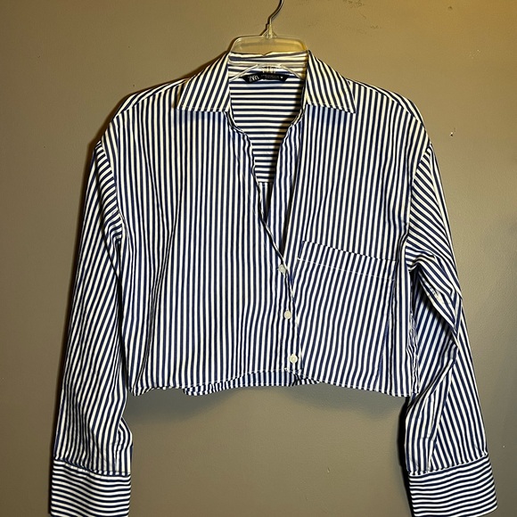 ZARA striped crop poplin button up collared shirt
Size XS - Picture 3 of 7
